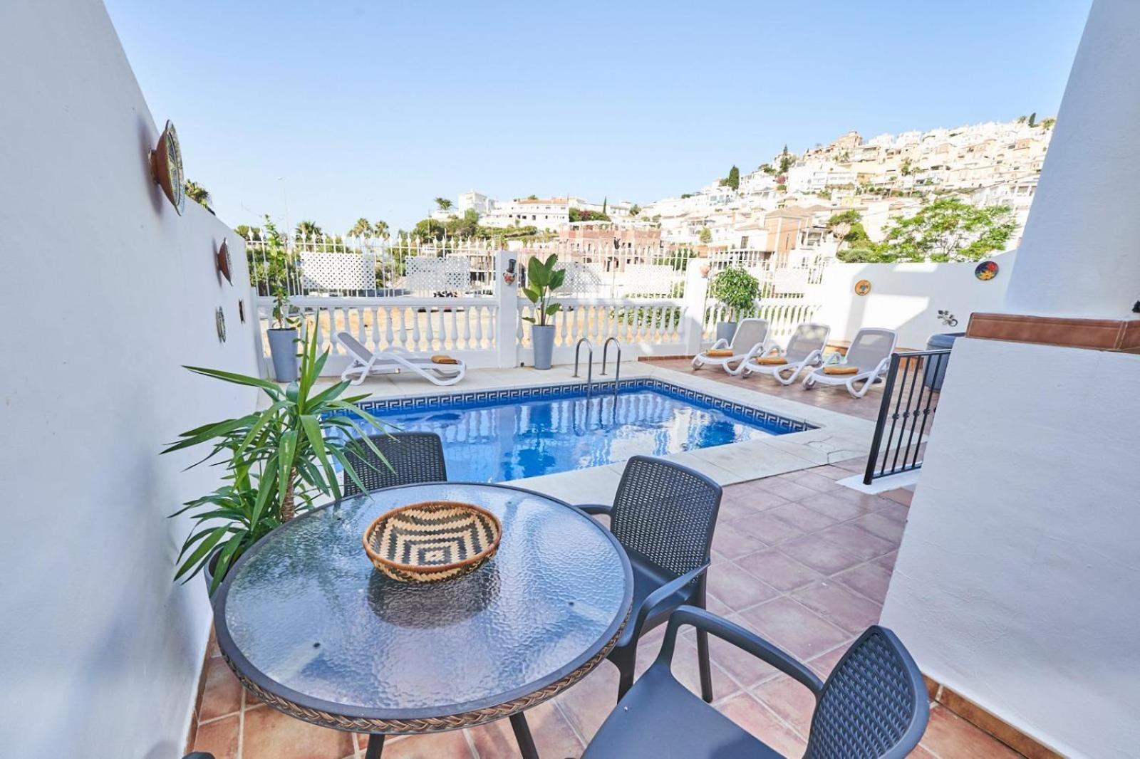 Villa Pura - Private Jacuzzi & Heated Pool Nerja Exterior photo