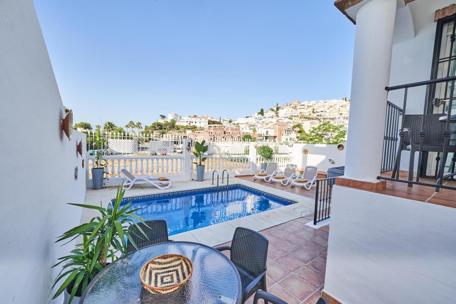 Villa Pura - Private Jacuzzi & Heated Pool Nerja Exterior photo